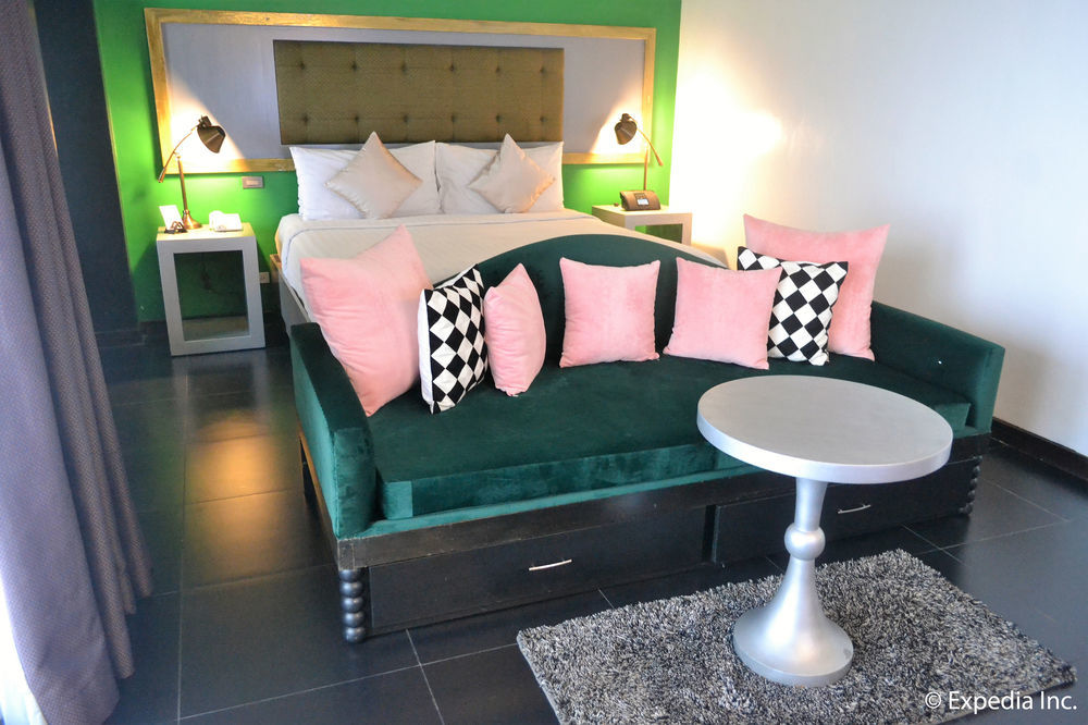The Theodore Hotel Tagaytay City Extérieur photo